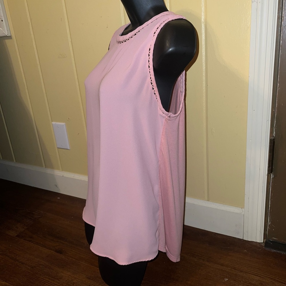 ⭐️LOFT Light Pink Sleeveless Tank Top Cut Out Neckline Design Size L - Picture 3 of 14